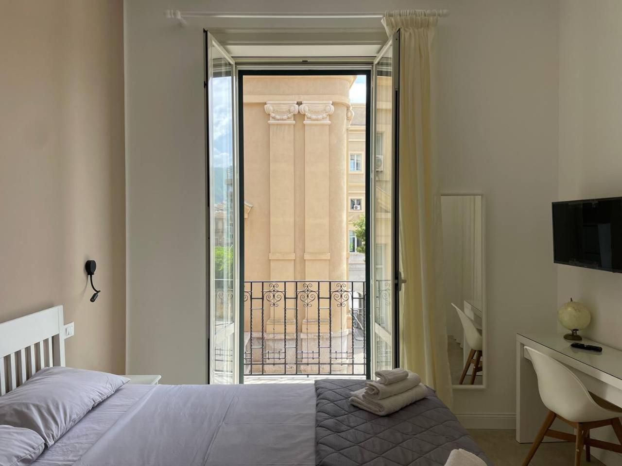 Stazione Apartment Palermo Bagian luar foto